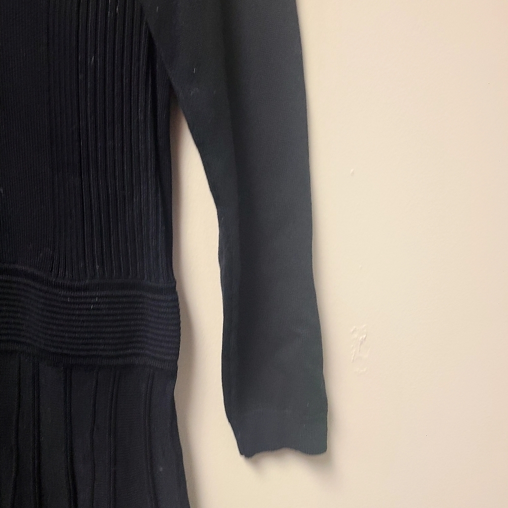 Gently worn TOPHOP All Black Long Sleeve Round Neck Fit & Flare Dress-Size 8 - Picture 5 of 6